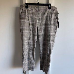 NWT Vera Wang Capri Pants Grey Plaid